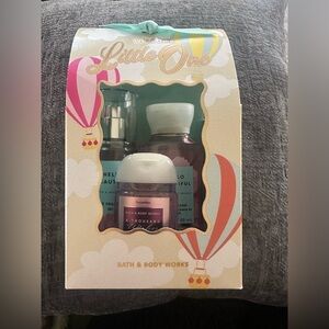 Bath & Body Works Gift Set - Purple and Blue